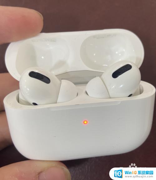 怎么显示airpods电量 AirPods Pro如何查看电池电量？