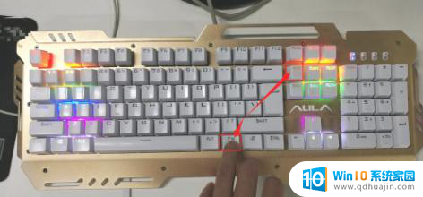 怎么亮键盘灯 机械键盘灯怎么调亮度